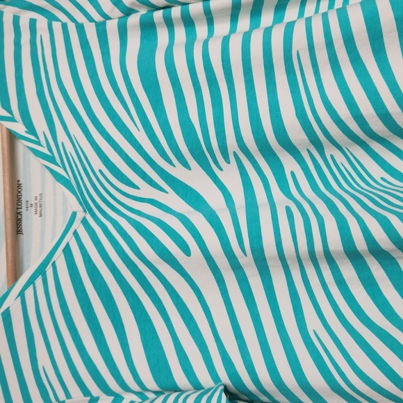 Jessica London Women's Teal and White Zebra Print‎ Blouse Super Comfy Soft - Picture 2 of 4